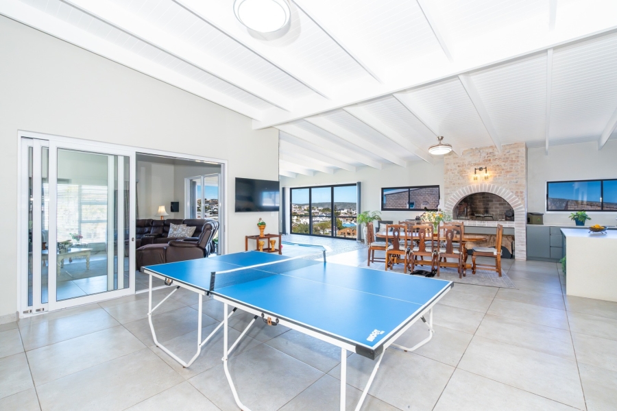 5 Bedroom Property for Sale in Myburgh Park Western Cape